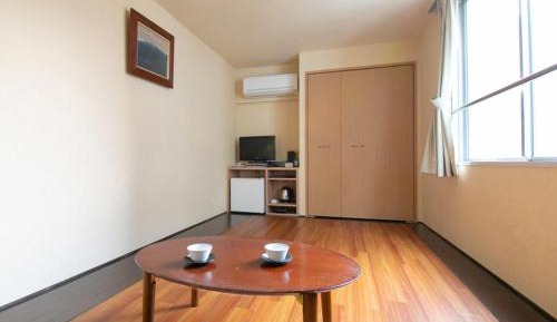 Room with Wooden Floor with Futon 17㎡