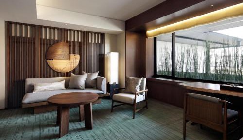 Deluxe Suite (King)