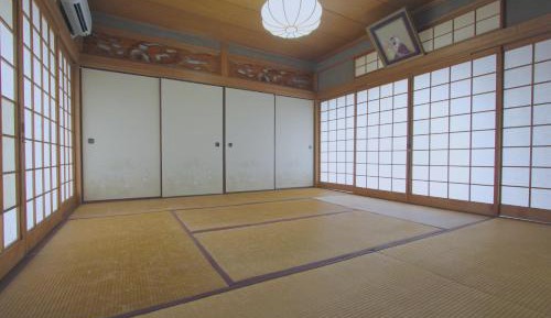 Japanese-Style Room