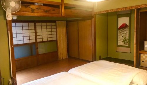 Economy Triple Room with Shared Bathroom