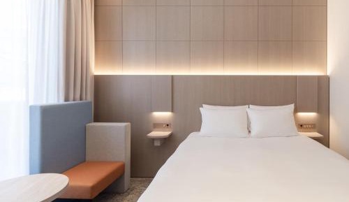 Superior Queen Room with Balcony and Lounge Access