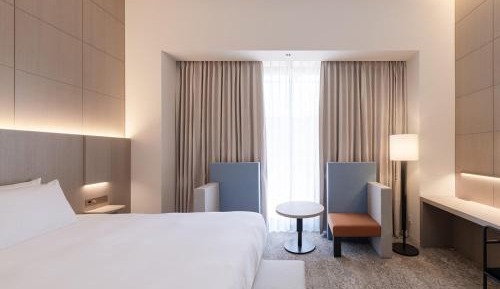 Deluxe King Room with Balcony and Lounge Access