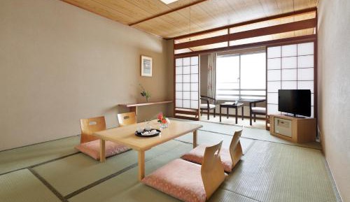 Japanese-Style Room with Shared Bathroom - Smoking
