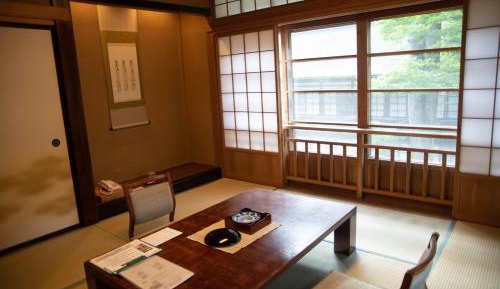 Deluxe Japanese-Style Room with Shared Bathroom