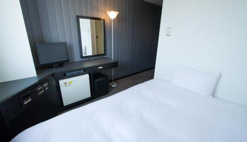 Semi Double Room - Non-Smoking 