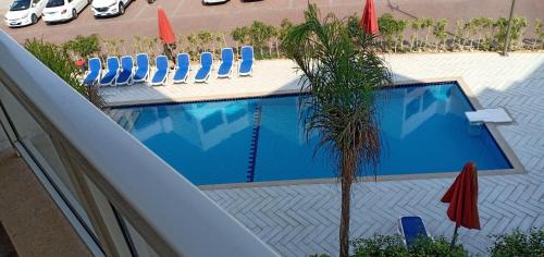 Apartment with Pool View 