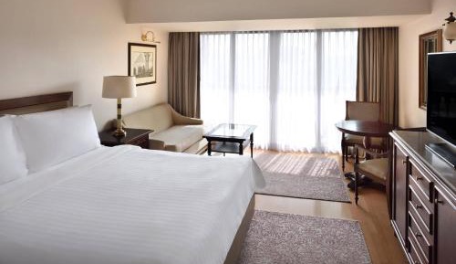 Executive Partial Pyramid View Room, Executive lounge access, Guest room, 1 King 