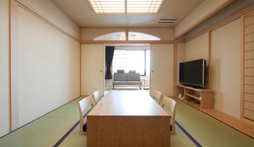 Quadruple Room with Private Bathroom