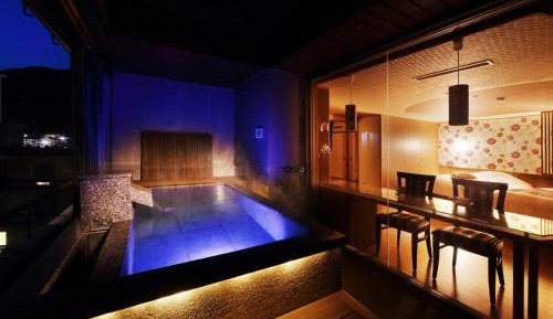 Corner Suite with Tatami area and View Bath
