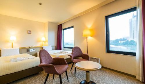 Large Twin Room - Non-Smoking