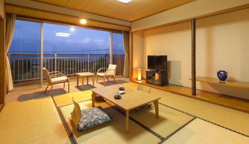 Japanese-Style Triple Room with Shared Bathroom
