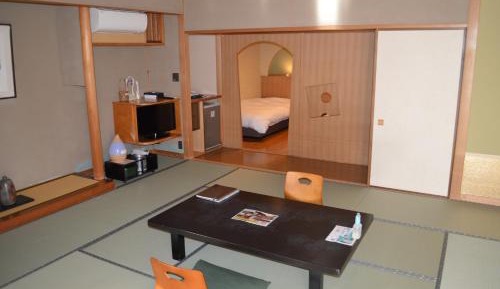 Twin Room with Tatami Area(60sqm) - Upper Floor