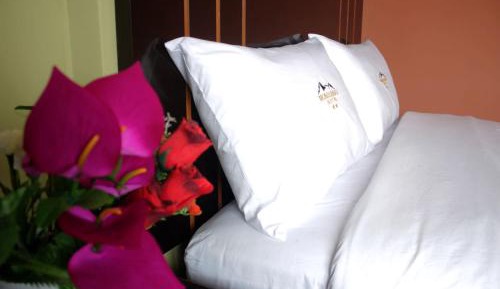 Deluxe Double Room (2 Adults + 1 Child)