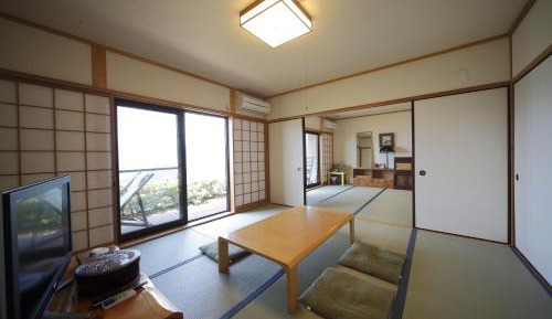 Superior Japanese-Style Room