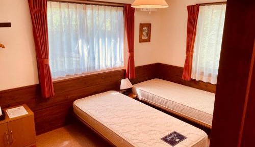 Twin Room with Shower