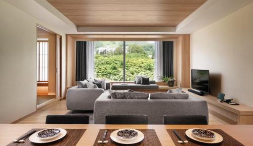 Three-Bedroom Suite with Tatami Area