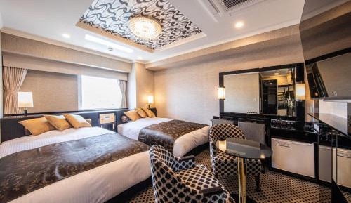 Deluxe Twin Room with Public Bath Access (Central Tower) - Non-Smoking