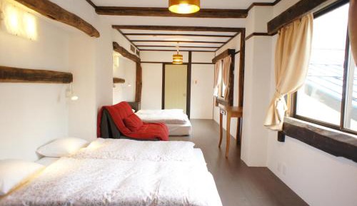 Quadruple Room with Private Bathroom