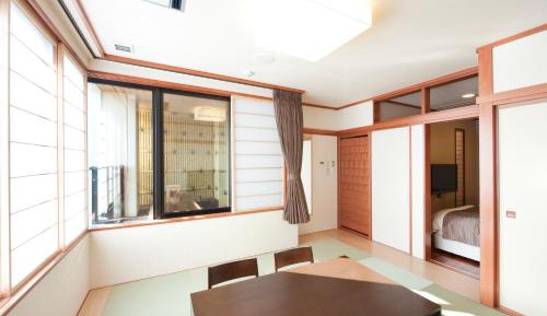 Quadruple Room with Private Bathroom