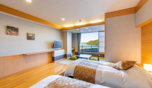 Room with Tatami Area with Ocean View South Wing - Buffet Dinner