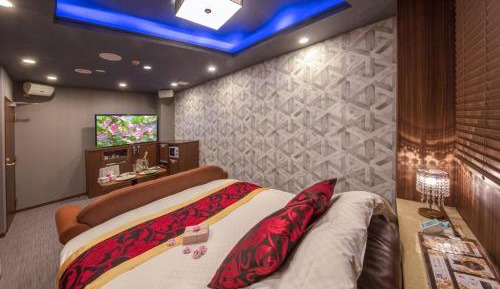 Luxury Queen Room