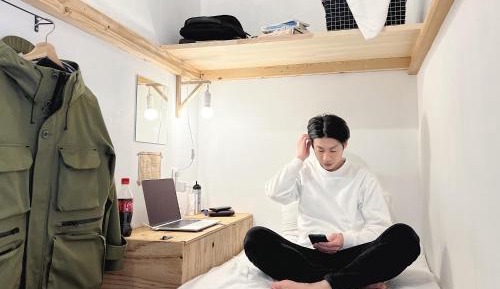 Single Bed in Mixed Dormitory Room