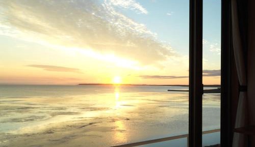 	Superior Twin Room with Shower-Lake View - Non-Smoking