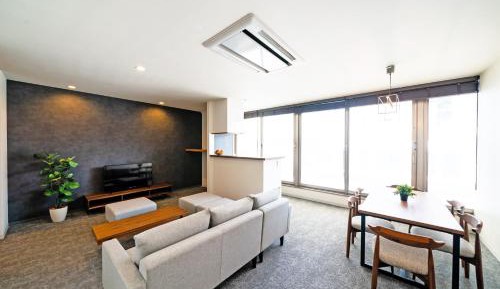 One-Bedroom Apartment with BBQ Available