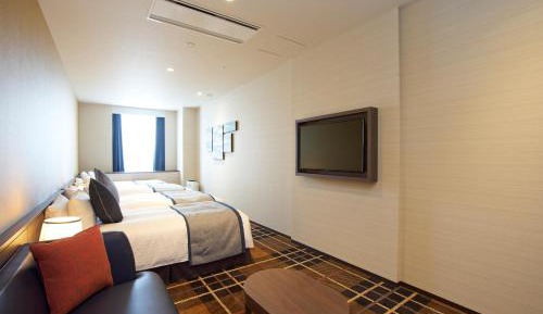 Adjoining Rooms (8 Adults)