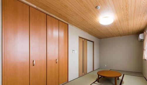 Japanese-Style Room