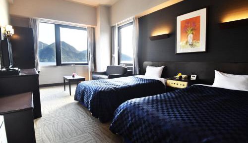 Twin Room with Sofa Bed - Non-Smoking