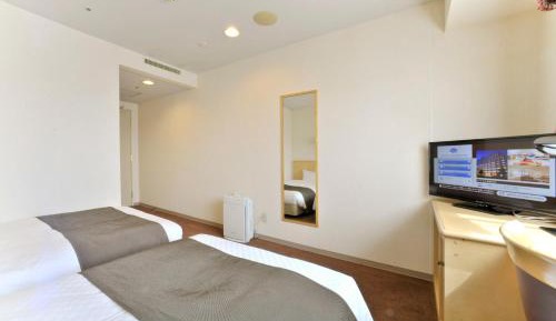 Twin Room with No View - Smoking
