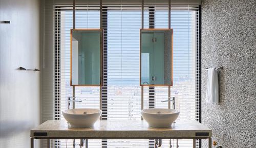 Executive Suite (14th Floor, with 2 sofa beds)