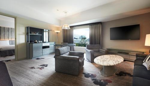 SuperiorSuite or Executive Suite Triple Non-Smoking 