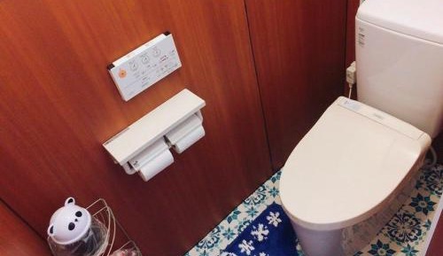Single Room with Shared Bathroom