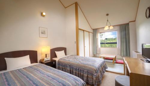 Twin Room with Tatami Area