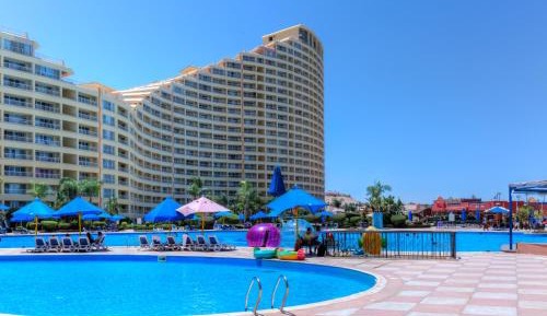 Two Bedroom Apartment with Sea View - Pyramids