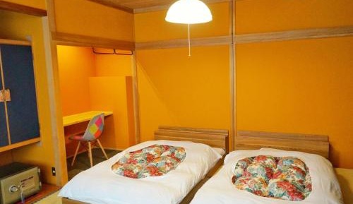 Standard Twin Room with Shared Bathroom