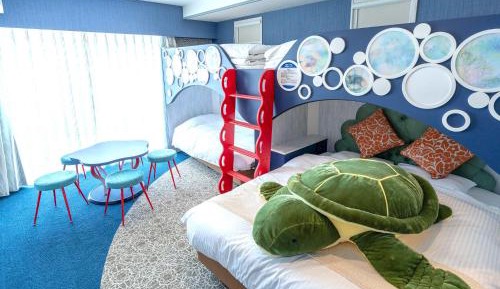 Family Room with Queen Bed
