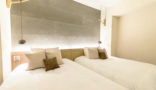 Standard Suite with Mountain View - First Floor