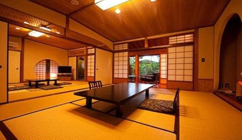 Superior Japanese-Style Room with Hot Spring Bath 