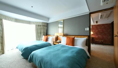 Executive Suite with Lounge Access