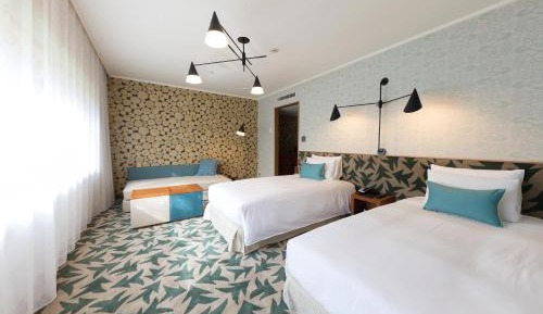 Forest Twin Room (Non-Smoking)