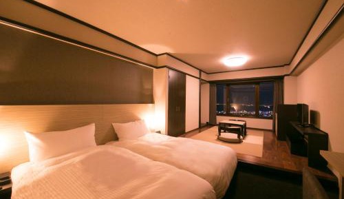 Hollywood Twin Room with Tatami Area and Mountain View - Smoking