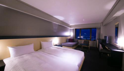 Hollywood Twin Room with Sea View - Non-Smoking