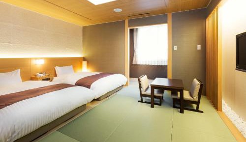 Standard Room with Tatami area and Mountain View - Shared Bathroom