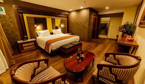 Deluxe King Suite