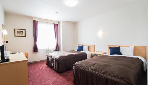 Standard Twin Room with Private Bathroom