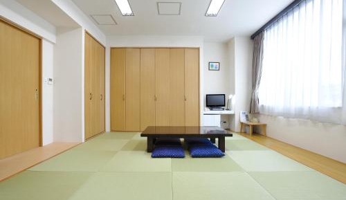 Deluxe Japanese-Style Room with Shared Bathroom - Non-Smoking