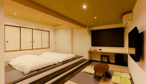 Japanese-Style Deluxe Family Room with Futon- Non-Smoking